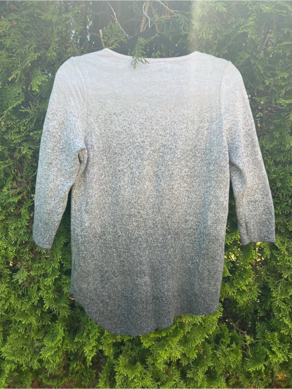 Simply Vera Vera Wang Gray and Light Pink Scoop Neck Top - Picture 3 of 8